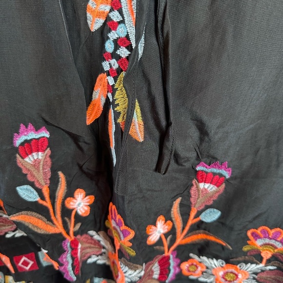 AK Women's Embroidered Tops Mexican Shirt - Picture 5 of 7